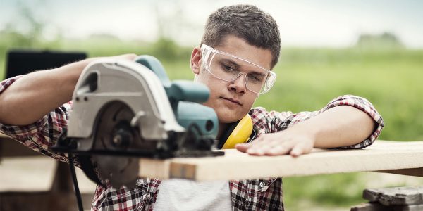 Why independent tradies and DIYers face higher risks of hearing loss